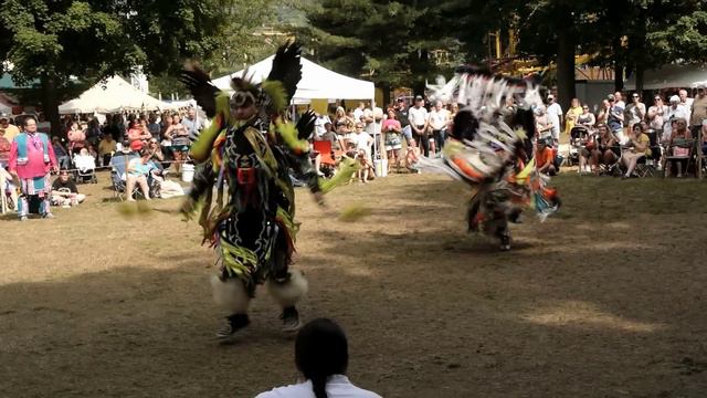 Tipton Powwow Men's Fancy Sunday смотреть онлайн