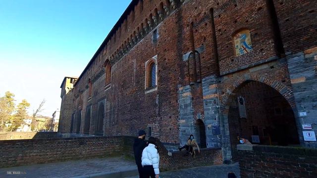 Milan Italy Castle - Walking Tour 2022 | 4K Ultra HD смотреть онлайн