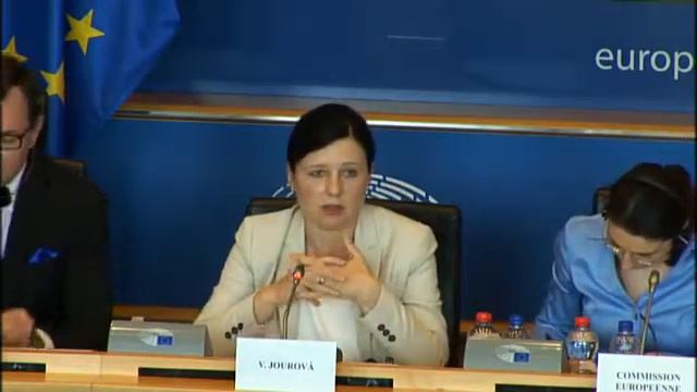 MEP Marisa Matias inquires Commissioner Vera Jourova on gender inequality and money laundering смотреть онлайн
