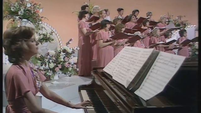 The Two Ronnies - The Plumstead Ladies Male Voice Choir смотреть онлайн