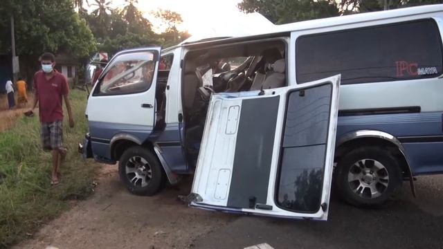 #dolpin #van #accdent Anuradhapura Accident смотреть онлайн