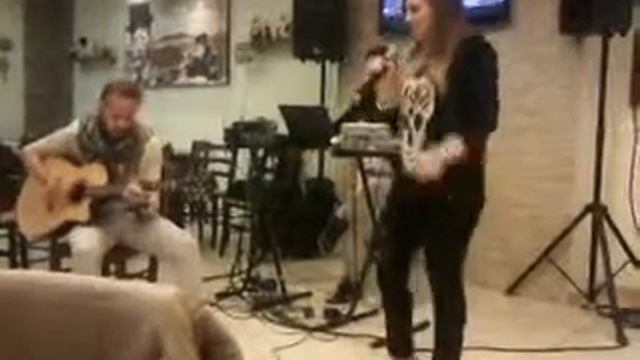 VALENTINA ALIBERTI E CHRISTIAN RUSSO:COVER ALEX BARONI CAMBIARE BY VALE&CHRY (RIPRESO DA UN CELL)