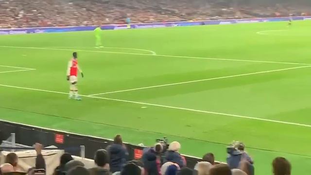 Super Nico Pepe Chant - Arsenal v Manchester United смотреть онлайн