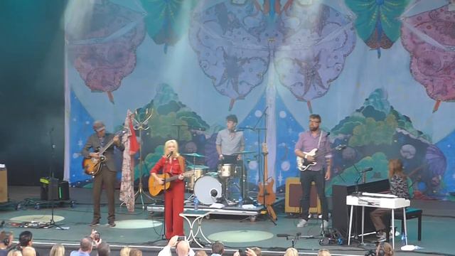 Lisa Ekdahl - "Vem vet" - live @ Hvalstrandfestivalen 2017 смотреть онлайн