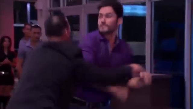 Corazon Valiente - Willy Y Samantha Pelean Con Los Hombres De Leo