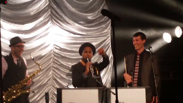 Scott Bradlee's Postmodern Jukebox смотреть онлайн