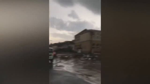 Europe is in ruins!⚠️ F4 tornado at a speed of 300 kilometers per hour destroyed the Czech Republic смотреть онлайн