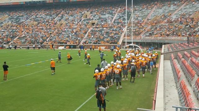 Tennessee football fall practice 3 at Neyland Stadium смотреть онлайн