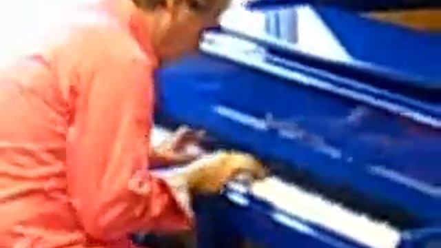 Danny Wright Peyton's Day from Piano Trends.wmv смотреть онлайн