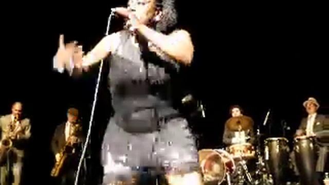 Sharon Jones смотреть онлайн