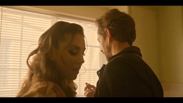 Bobby Bronson - Roar - Bobby and Chris visit Becky's House смотреть онлайн