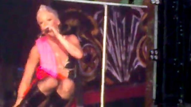 P!nk- Sober live in Berne, Switzerland смотреть онлайн