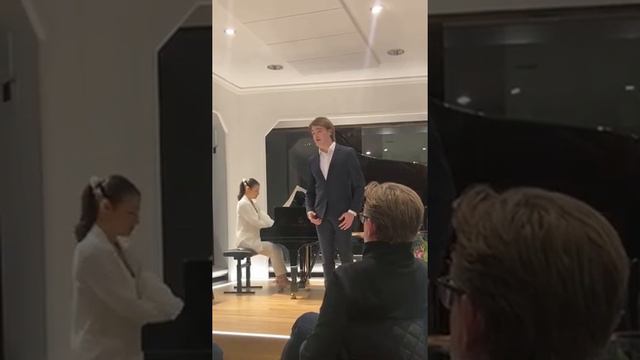 Hannes Nedele / Dani Zhogovska - Du alter Baum (aus den „Holocaust-Liedern”) von Norbert Glanzberg смотреть онлайн