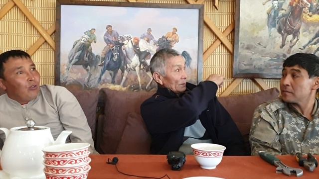 Кол алдында иштегендер менен Табыкенин тамашалары - I