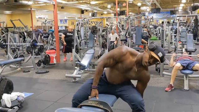 50 Cent Shoulder Workout With Anthony Gardner