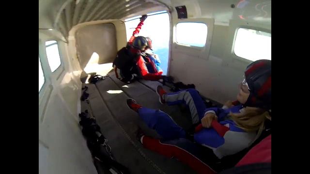 Kim Doyle's Tandem skydive! смотреть онлайн