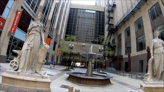 WALKING FROM THE CONGRESS HOTEL TO WILLIS TOWER | Downtown Chicago смотреть онлайн