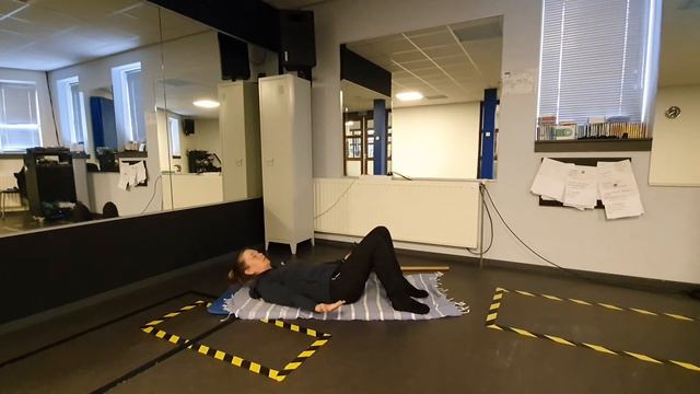 Pilates- De oefeningen 7 april 2021 смотреть онлайн