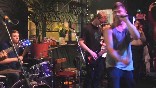 Sharks don't Swim - 'Girls just wanna have fun' (Cindy Lauper Cover) Railway Tavern, South London смотреть онлайн