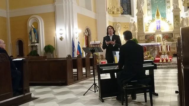 Luka Debevec Mayer performing F.Schubert - Ave Maria смотреть онлайн
