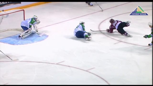 Сейв Никласа Сведберга на Лаурисе Дарзиньше. №6 в голосовании. смотреть онлайн