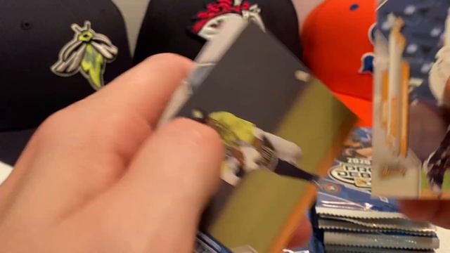 2020 TOPPS PRO DEBUT HOBBY BOX OPENING! 3 AUTOS 1 NUMBERED AND 1 RELIC OF THE MLB STARS OF TOMORROW