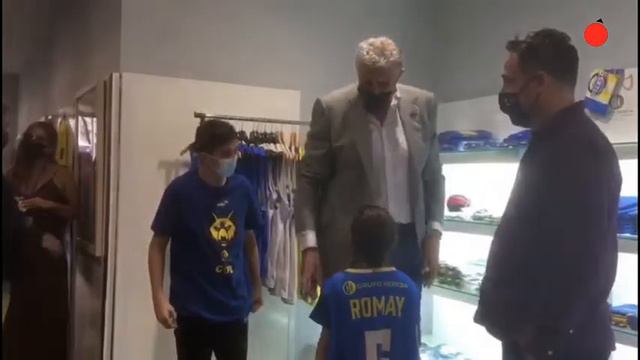 Fernando Romay visita la nueva tienda del COB смотреть онлайн