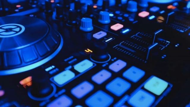 Remix Con Bassi Potenti