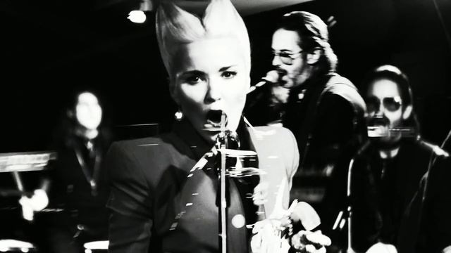 Daphne Guinness - No No No (Official Video) смотреть онлайн