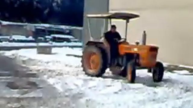 luchano stunt man on tractore смотреть онлайн