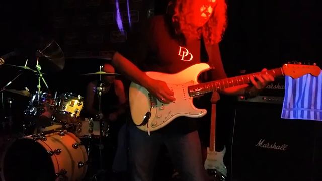 Mayfair music club ( sabinillas ) смотреть онлайн