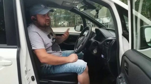 Самый честный отзыв на Toyota Noah 4wd