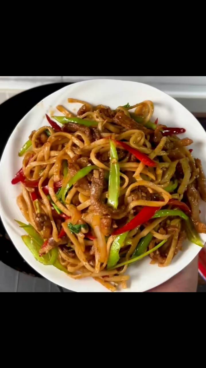 попробуйте жареную лапшу со свининой и зеленым перцем смотреть онлайн