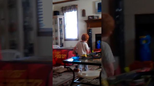 Cute Nicholas Rowe dancing fresh beat band смотреть онлайн