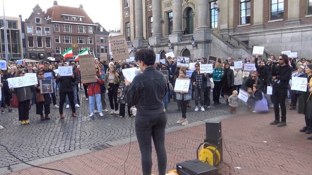 Druk bezochte demonstratie op Grote Markt tegen Iraanse regering смотреть онлайн