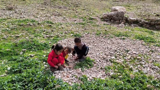 Nomadic Tradition: Meeting The Shabliz Family From The Par Pern Family