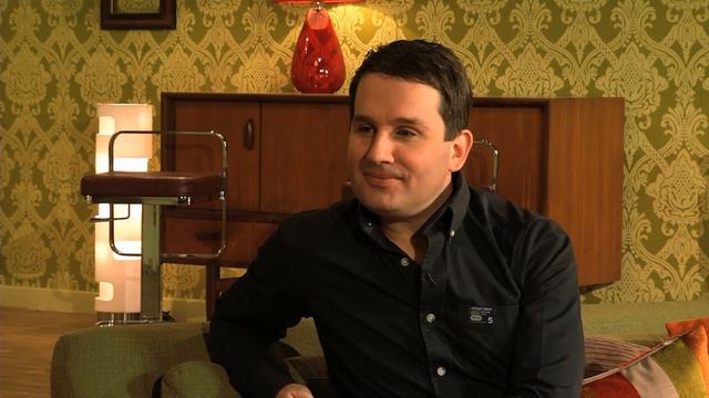 Hwb — Cyfweliad Rhydian Bowen Phillips Interview (1/04/12) смотреть онлайн