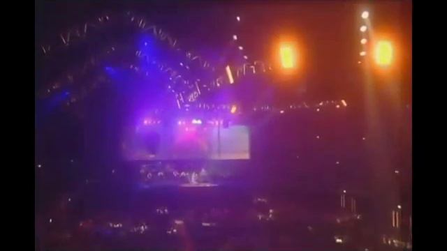 TARA BLAISE, - IN WAR OF THE WORLDS.. смотреть онлайн