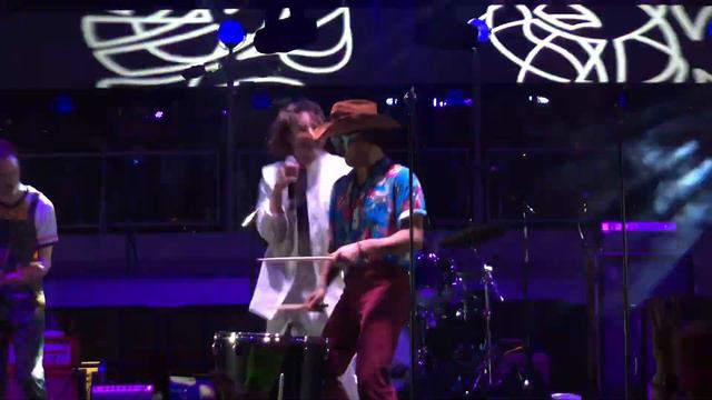 Mr. Brightside (Cover) - Judah & the Lion ft. Zac Farro (Parahoy Deep Search 2018) смотреть онлайн