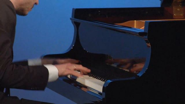 Alexey Shor's Piano Sonata No 1, performed by Philipp Kopachevsky смотреть онлайн