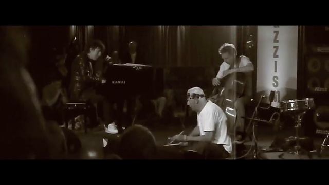 In Walked Bud смотреть онлайн