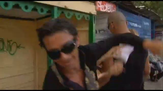 Clip Sébastien Roch - Mes Sandales смотреть онлайн