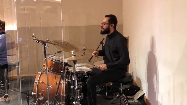 Eder Nogueira tocando na Nova Semente