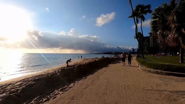 Stunning Sunset at Duke Paoa Lagoon + BEST POKE EVER смотреть онлайн