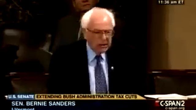 Man Sitting Behind Sen. Bernie Sanders Doesn't Blink For 13 Minutes!!! смотреть онлайн