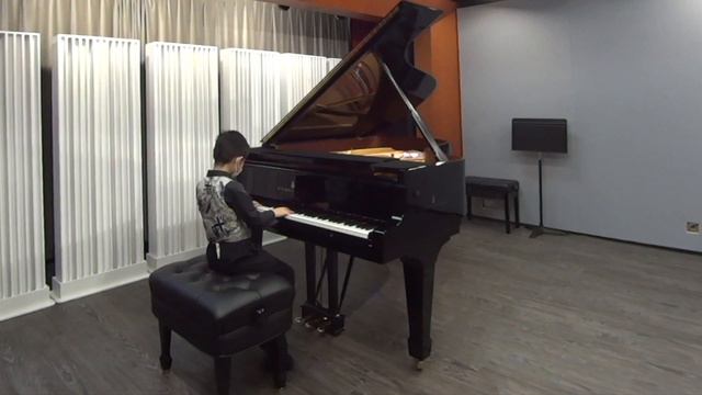 Ladukhin - A Jolly Moment | Thomas Hui Students Recital | Sean Lam смотреть онлайн