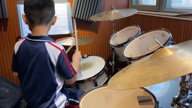 Karson kids plays drum in Macau music school 2020.09.29 смотреть онлайн