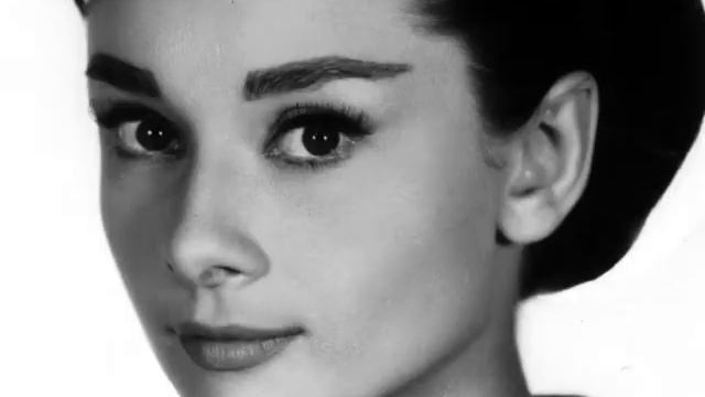Audrey Hepburn Vs. Kimbra смотреть онлайн