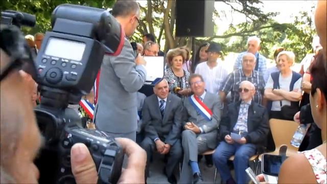 Charles Aznavour Inaugurates Centenary Olive Tree At The White House Park смотреть онлайн