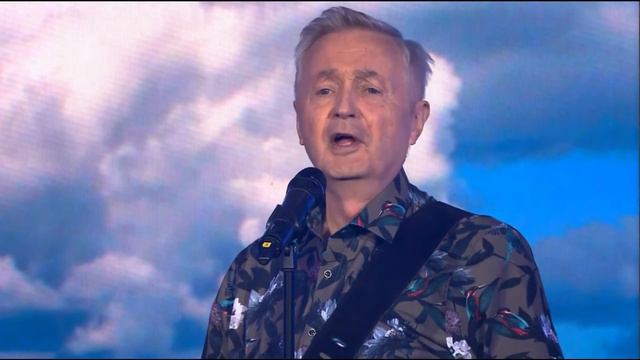 Sininen ja valkoinen Jukka Kuoppamäki смотреть онлайн